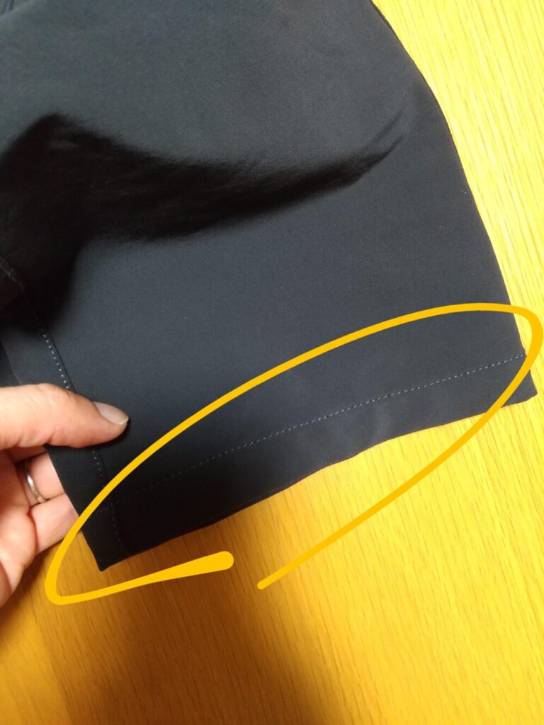 ノースフェイスのアルパインライトパンツ（黒）の裾部分の写真